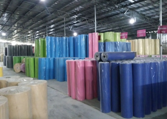 Купить 10-200GSM Spunbond нетканые ткани идеально подходят для наружной упаковки в различных цветах online manufacture