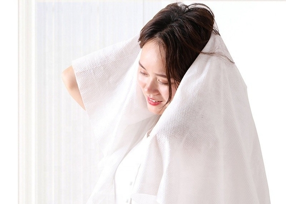 Купить Экологическое устранимое Nonwoven 100% хлопок Washcloth Spunlace простое нетоксическое online manufacture